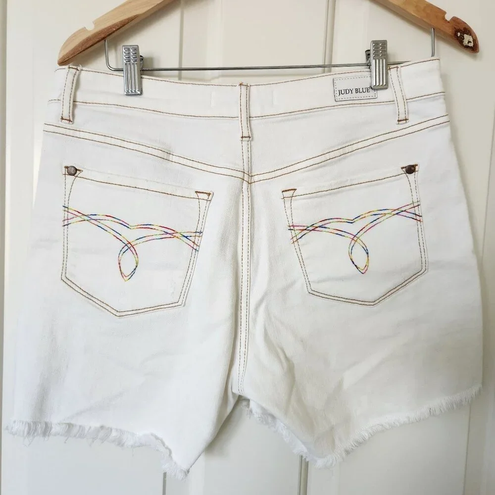Judy Blue Rainbow Road Ecru Shorts Embroidered Frayed Hem Soft Stretchy Cute - Picture 4 of 13